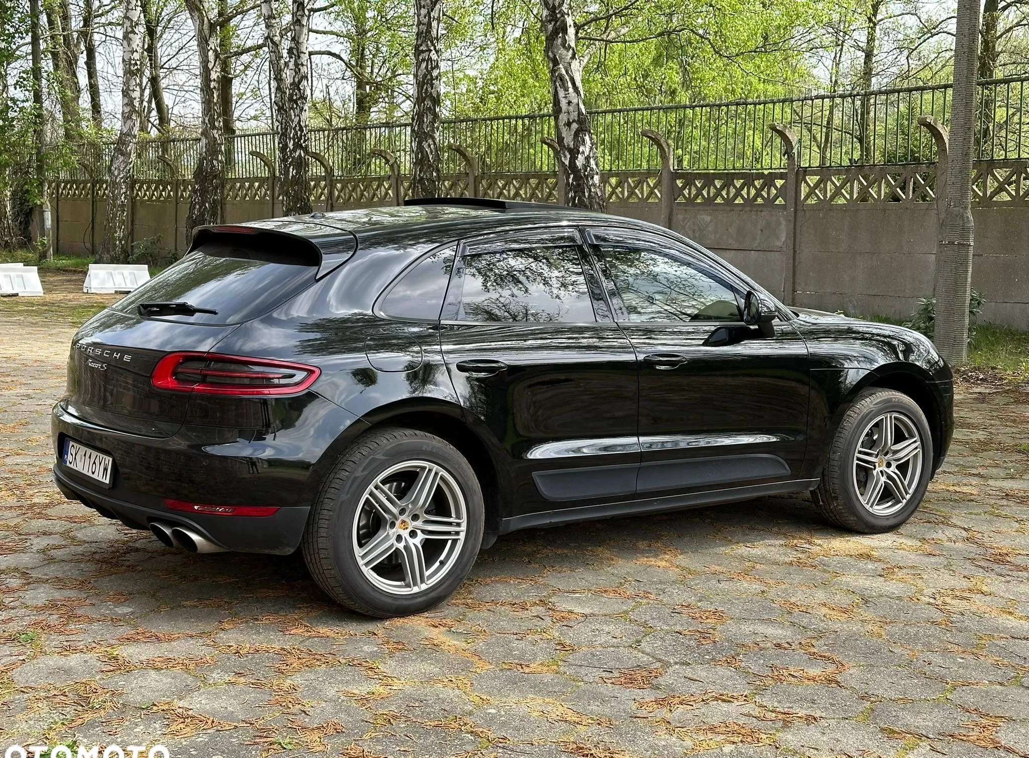 Porsche Macan cena 127000 przebieg: 166500, rok produkcji 2015 z Katowice małe 121